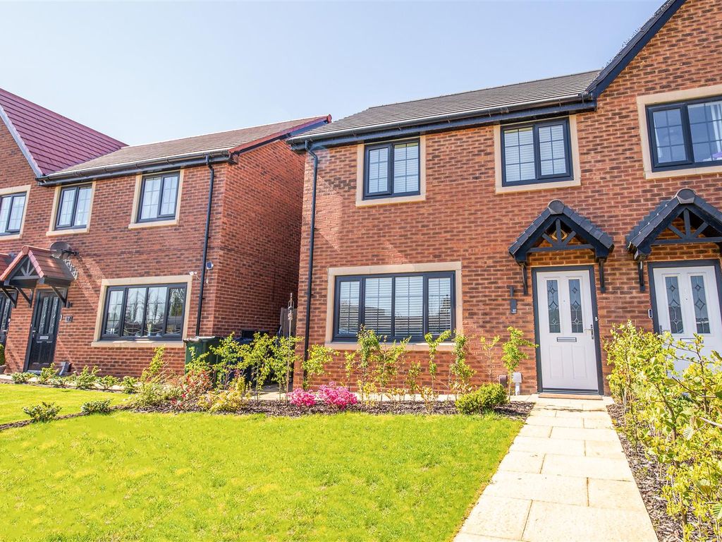 3 bed semidetached house for sale in Aveling Drive, Banks, Southport
