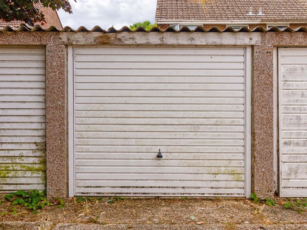 1 bed parking/garage for sale in Tavy Close, Worthing BN13 Zoopla