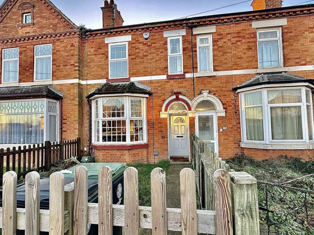 2 bed terraced house to rent in Chelveston Road, Wellingborough NN9