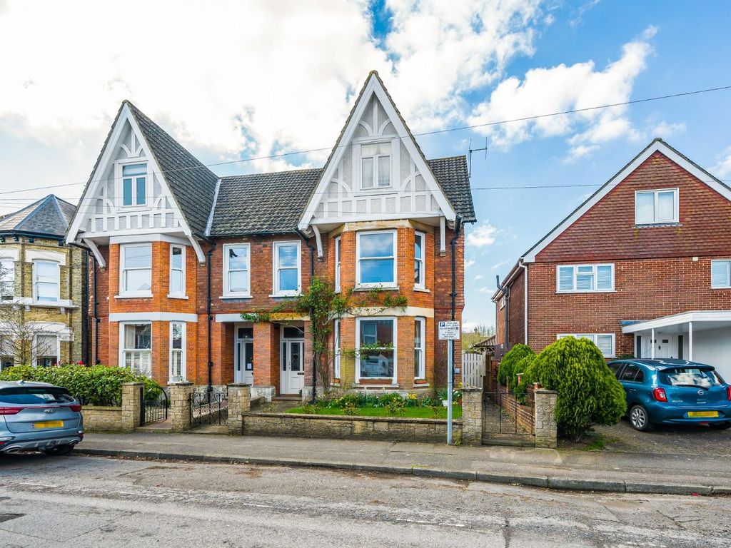 6 bed semidetached house for sale in Albert Road, Ashford TN24 Zoopla