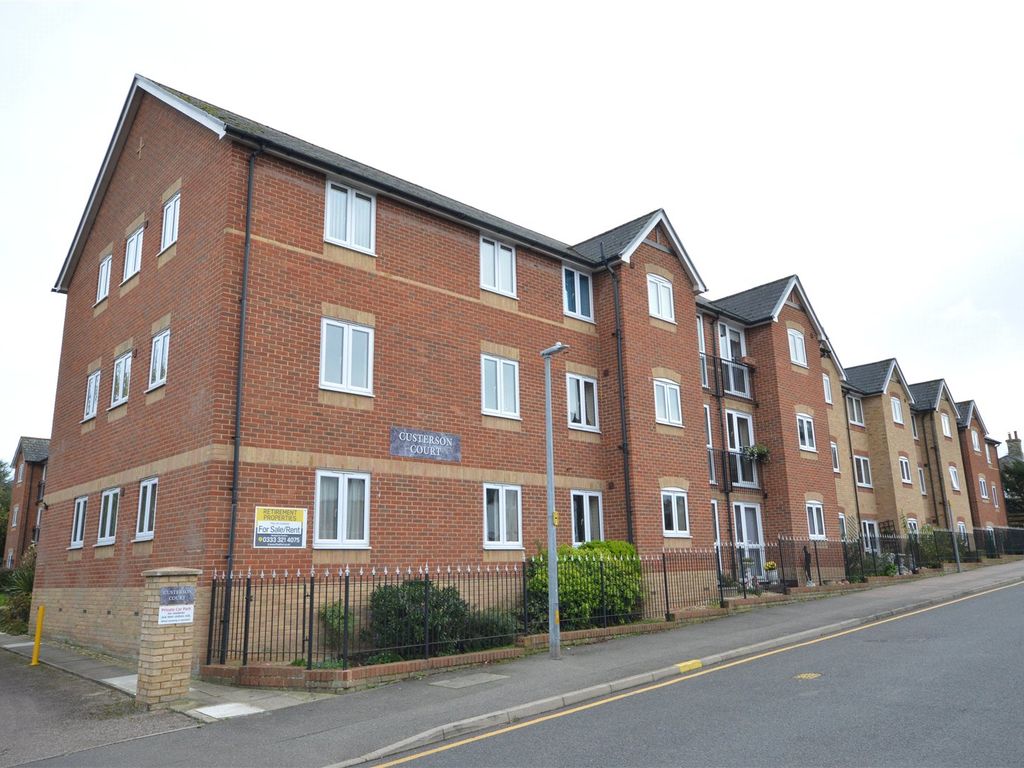 2 bed flat for sale in Custerson Court, Station Street, Saffron Walden