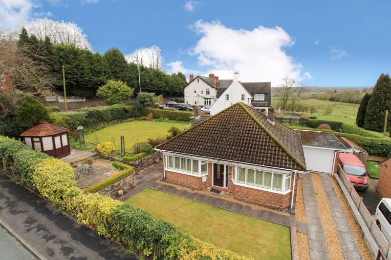3 bed detached bungalow for sale in Parkfields, Endon, Staffordshire