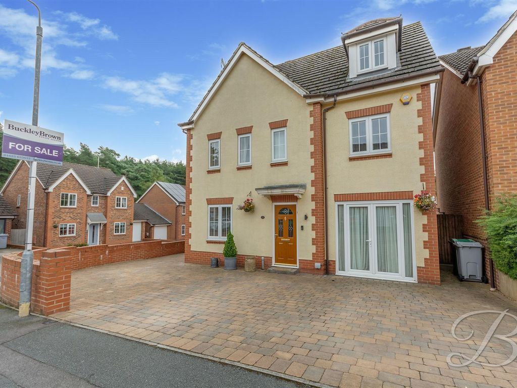 6 bed detached house for sale in Emmerson Drive, Clipstone Village