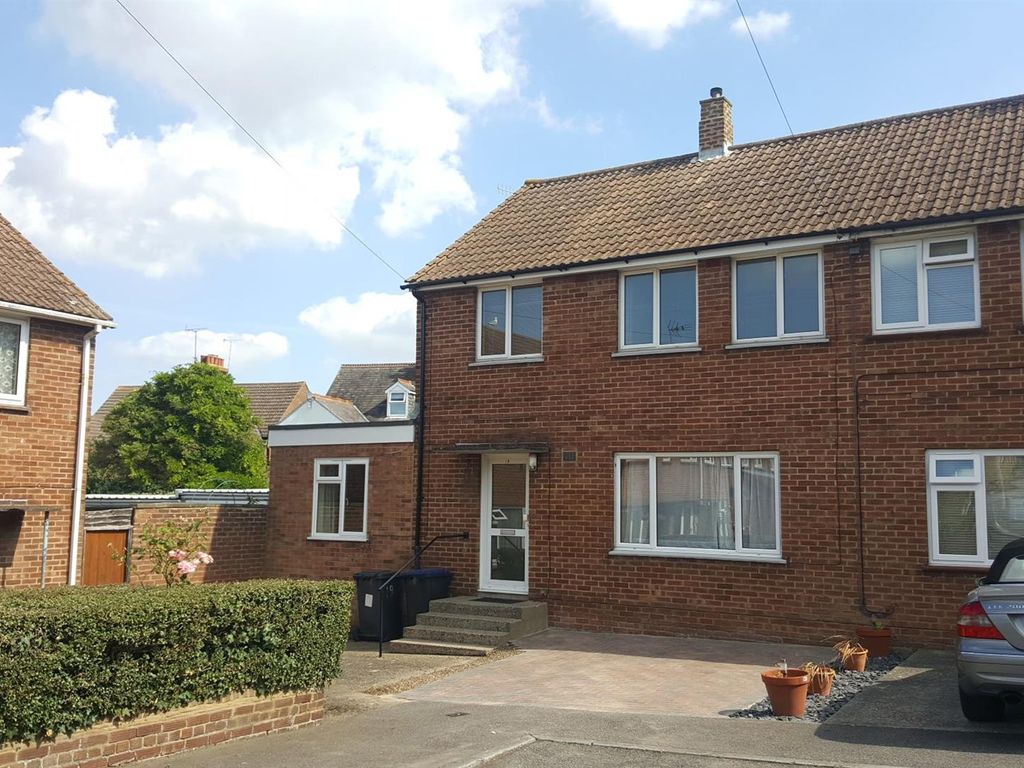 4 bed end terrace house to rent in Durham Close, Canterbury CT1, £1,600