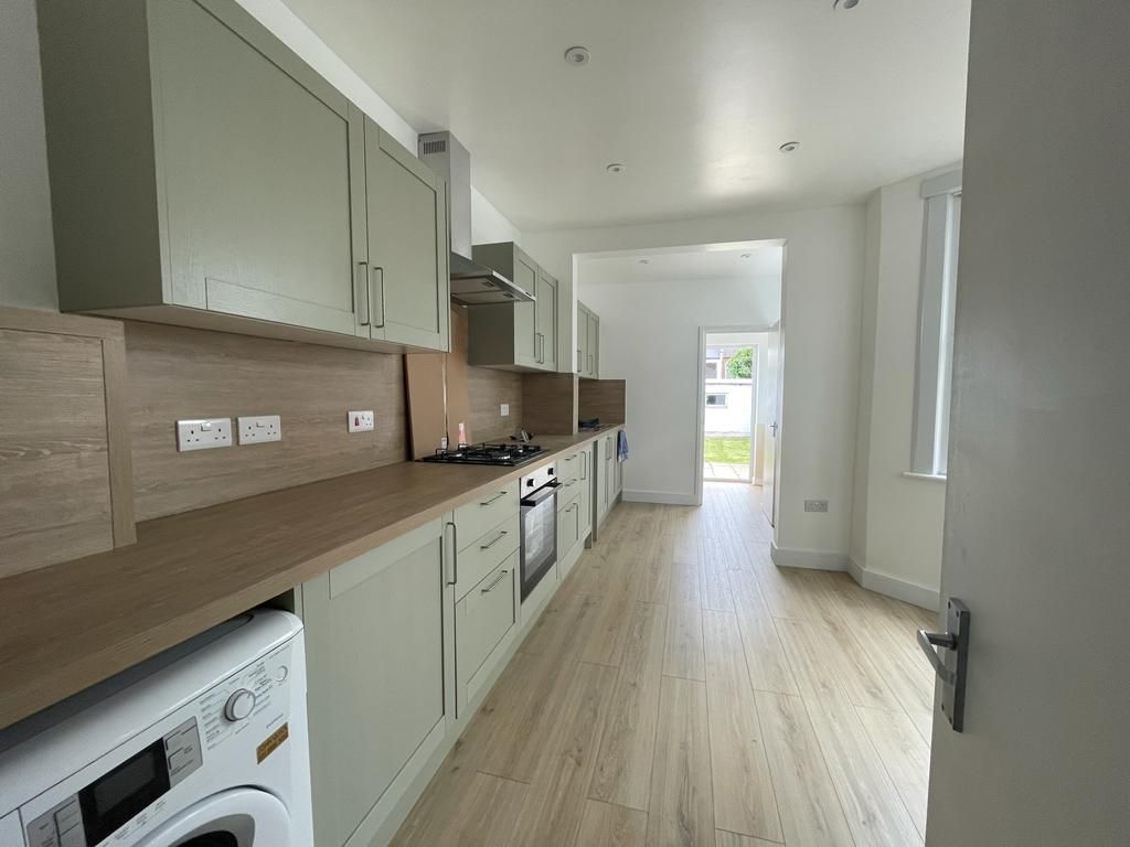 4 bed property to rent in Bawtry Road, London N20, £2,250 pcm Zoopla