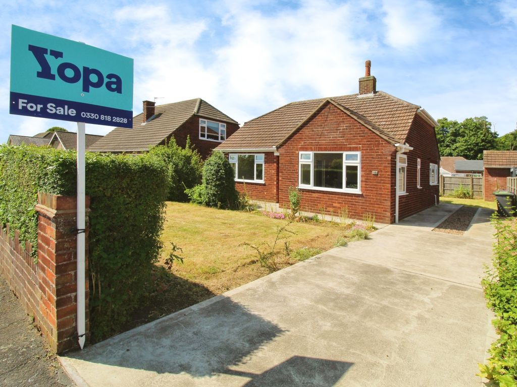 3 bed detached bungalow for sale in Redhall Drive, Bracebridge Heath