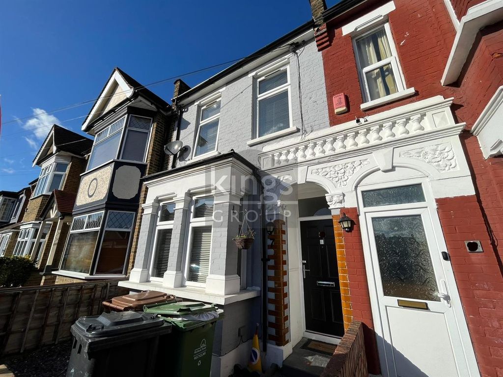 5 bed terraced house for sale in Bateman Road, London E4, £585,000 Zoopla