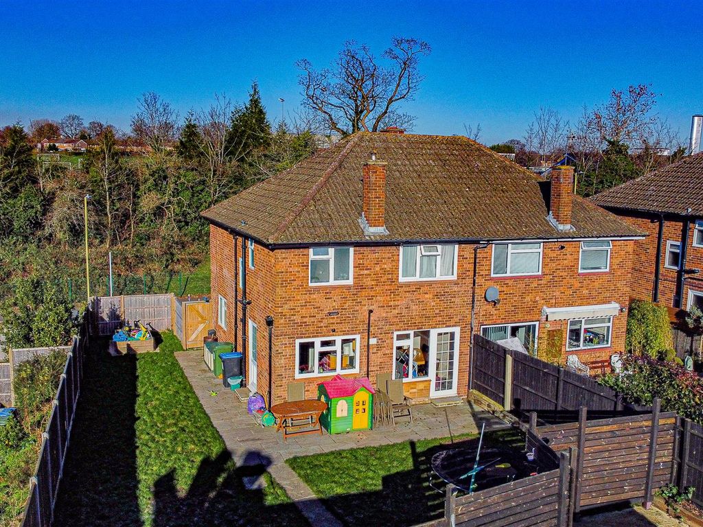 3 bed semidetached house for sale in Warners End Road, Hemel Hempstead