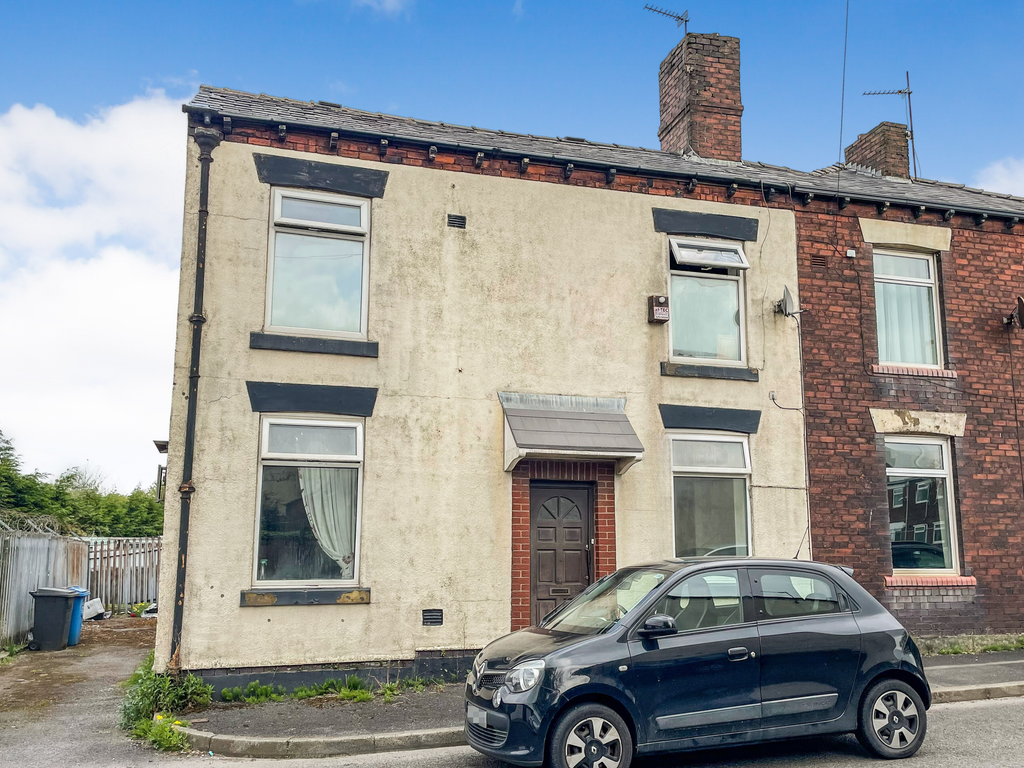 2 bed end terrace house for sale in Sun View, Heyside, Royton, Oldham