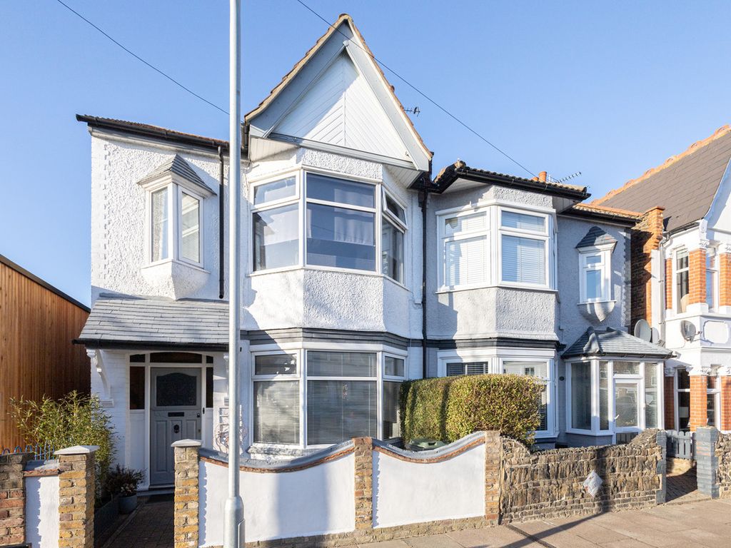4 bed semidetached house for sale in Sunningdale Avenue, LeighOnSea