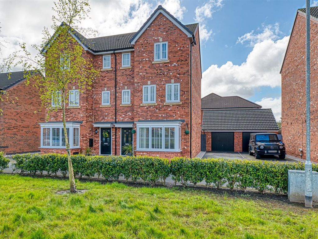5 bed semidetached house for sale in Ketteringham Drive, Great Sankey