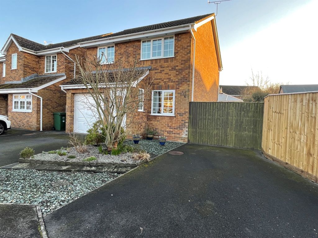 3 bed detached house for sale in Woodman Mead, Warminster BA12 Zoopla