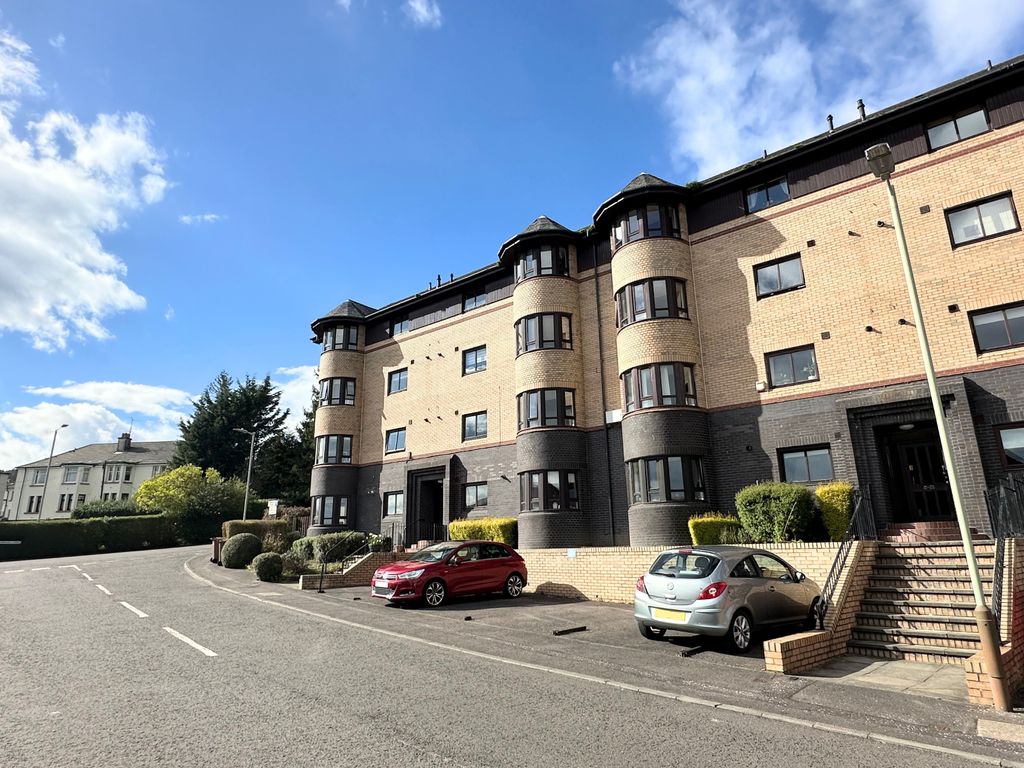 2 bed flat for sale in Carmichael Court, Dundee DD3, £120,000 Zoopla