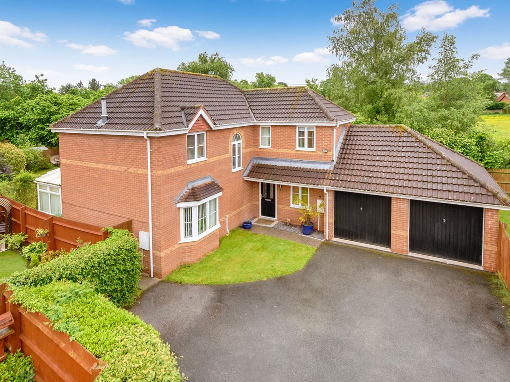 4 bed detached house for sale in Lintin Close, Bratton, Telford TF5, £