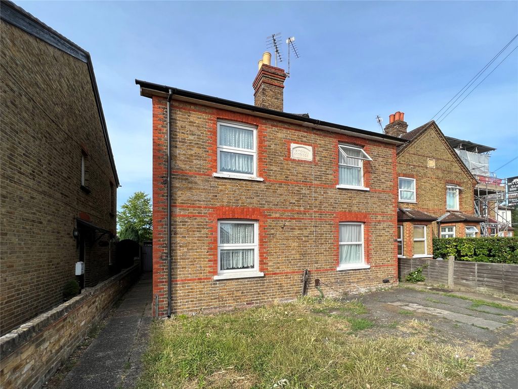 2 bed semidetached house for sale in Staines, Surrey TW18, £339,950