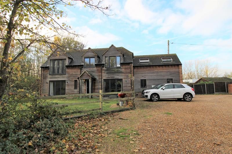 3 bed detached house to rent in Marsh Leys Mews, Woburn Road MK43, £