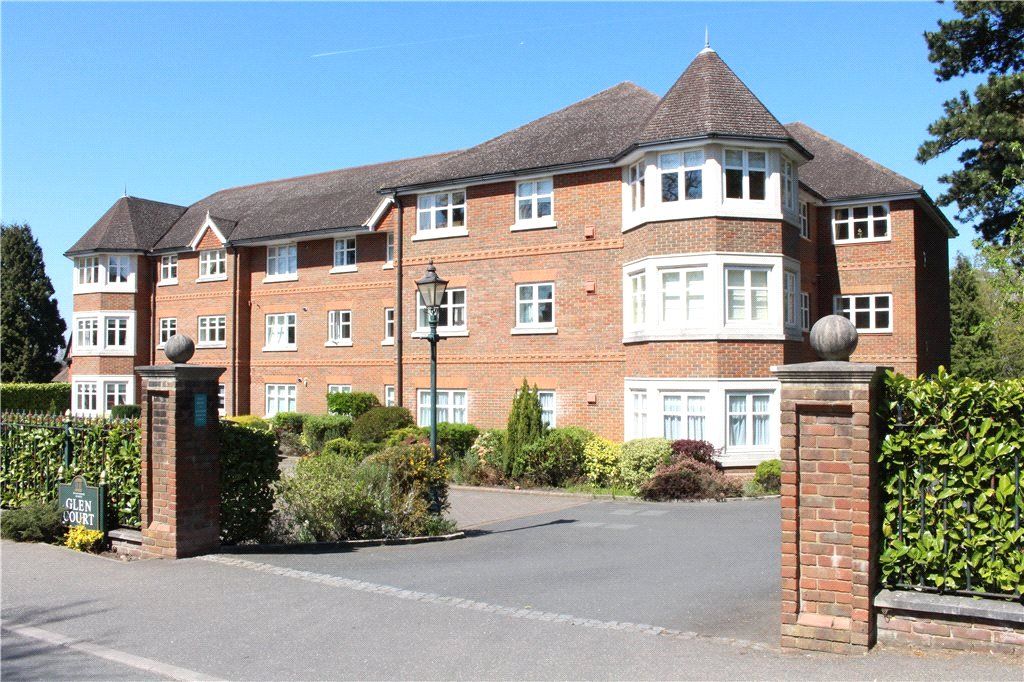 2 bed flat for sale in St Johns Hill Road, Woking, Surrey GU21 Zoopla