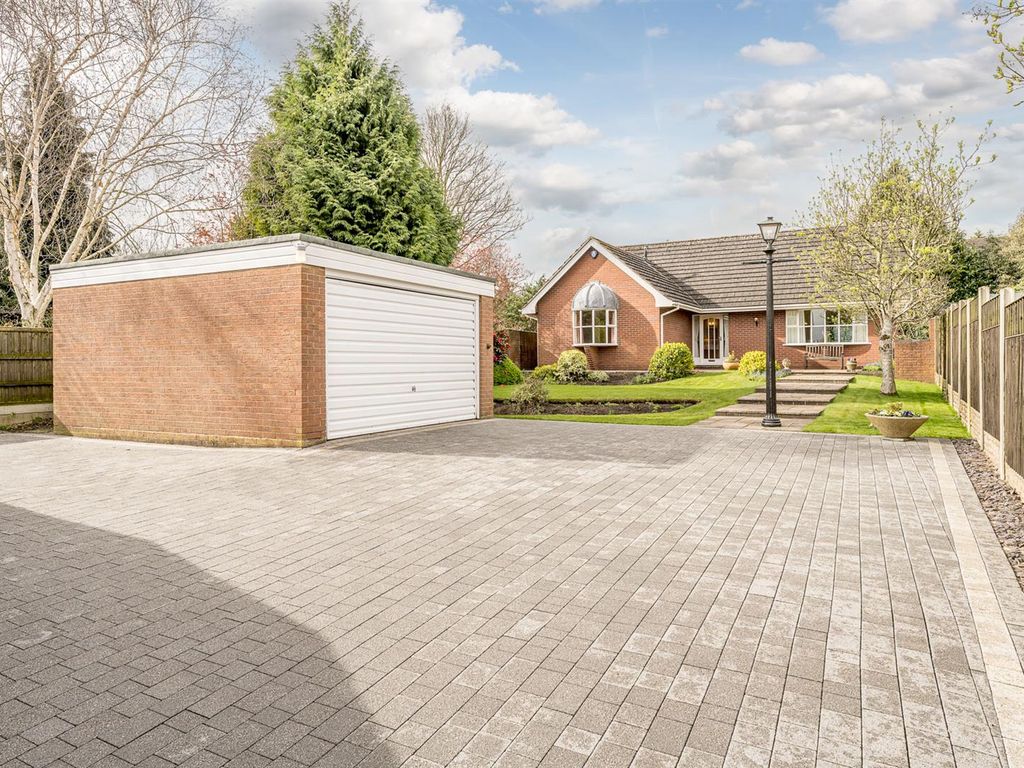3 bed detached bungalow for sale in Wood Street, Wollaston DY8, £500,000 Zoopla