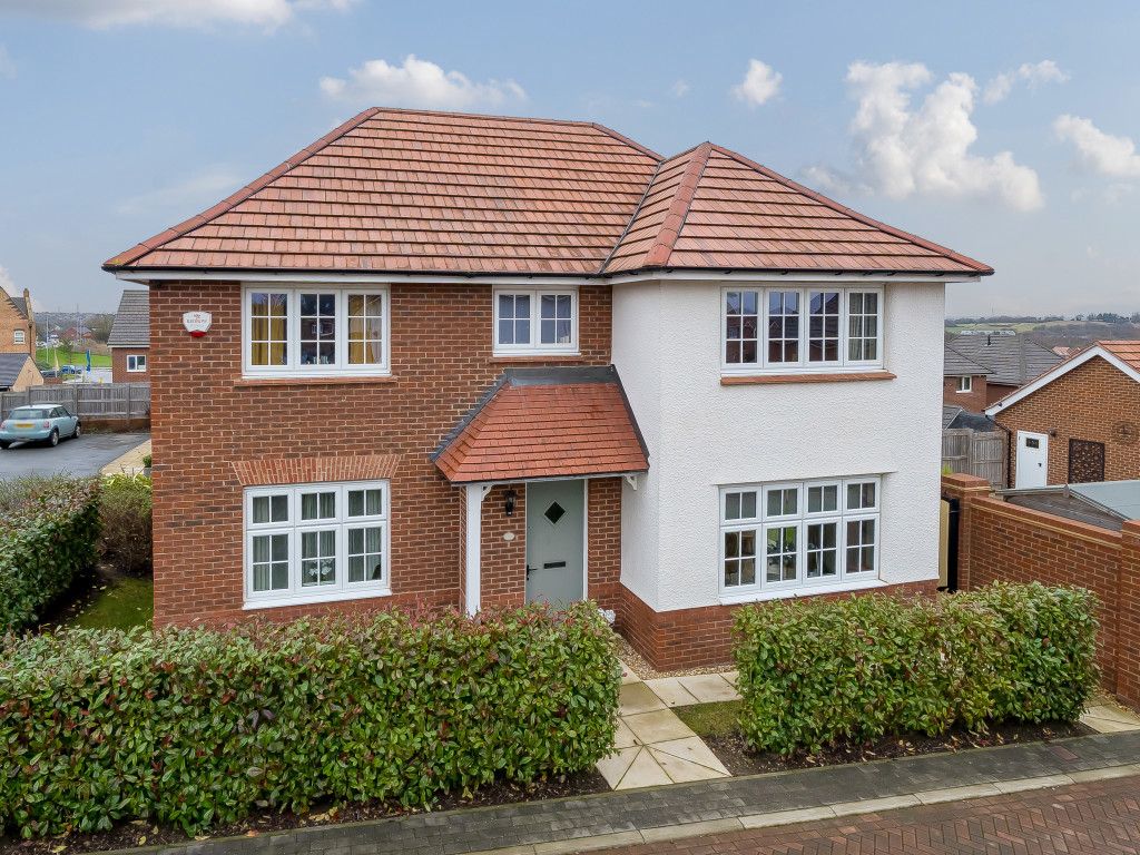 4 bed detached house for sale in Fountains Close, Wakefield, West