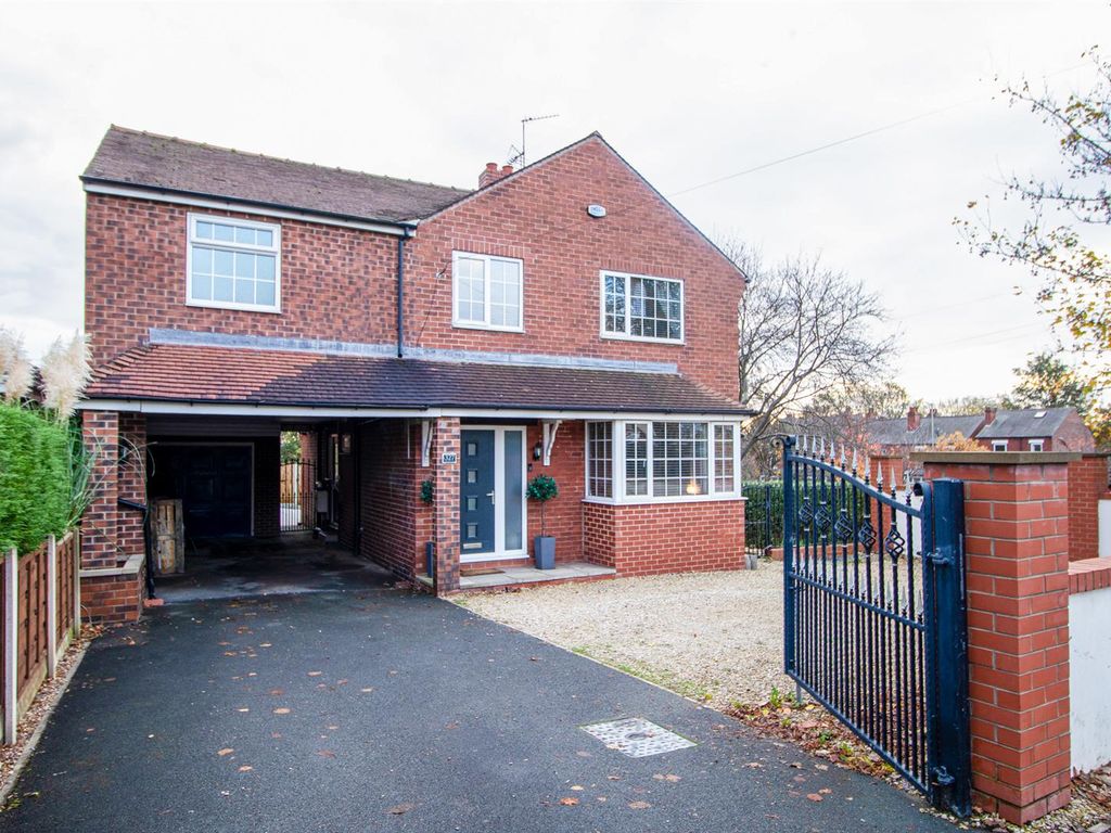4 bed detached house for sale in Flanshaw Lane, Alverthorpe, Wakefield