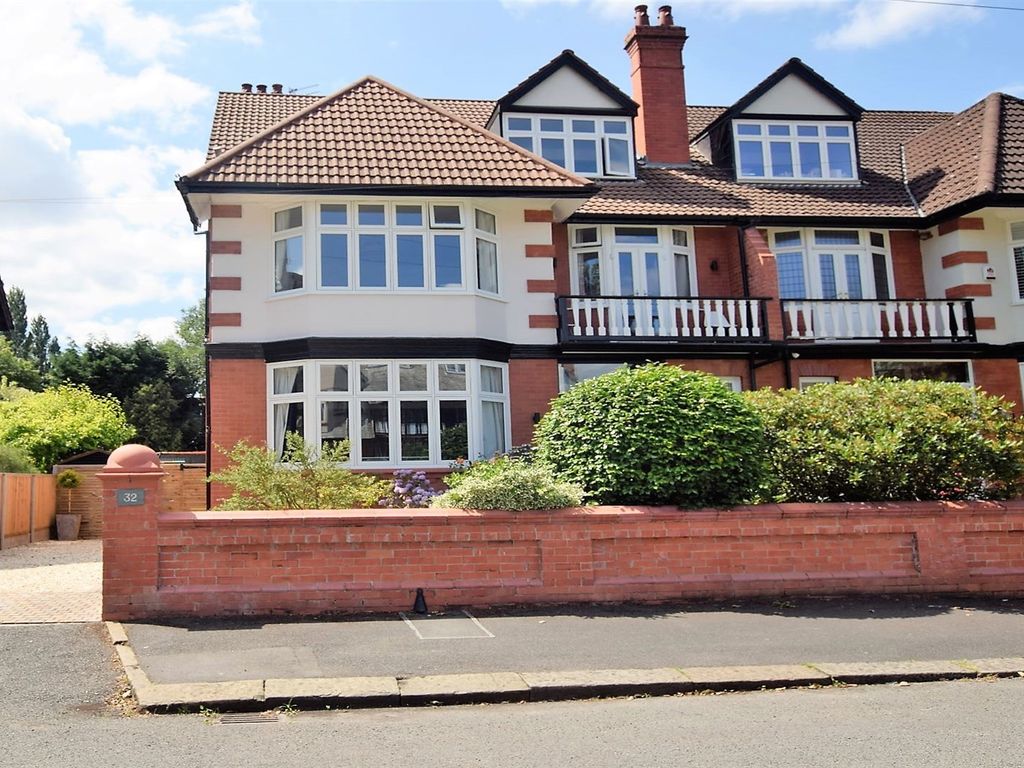 5 bed semidetached house to rent in Old Broadway, Didsbury, Manchester