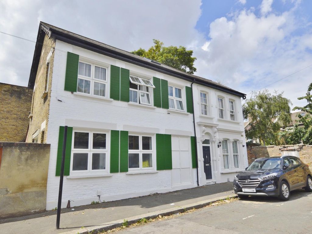1 bed flat for sale in Winchelsea Road, London E7, £300,000 Zoopla