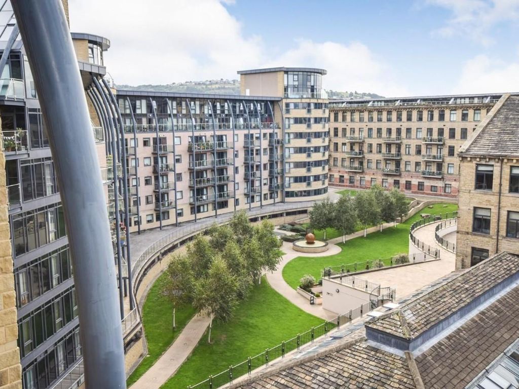 2 bed flat to rent in Vm2 506 Victoria Mills, Salts Mill Road, Shipley
