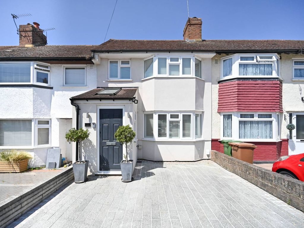 3 bed terraced house for sale in Buckland Way, Worcester Park KT4 Zoopla