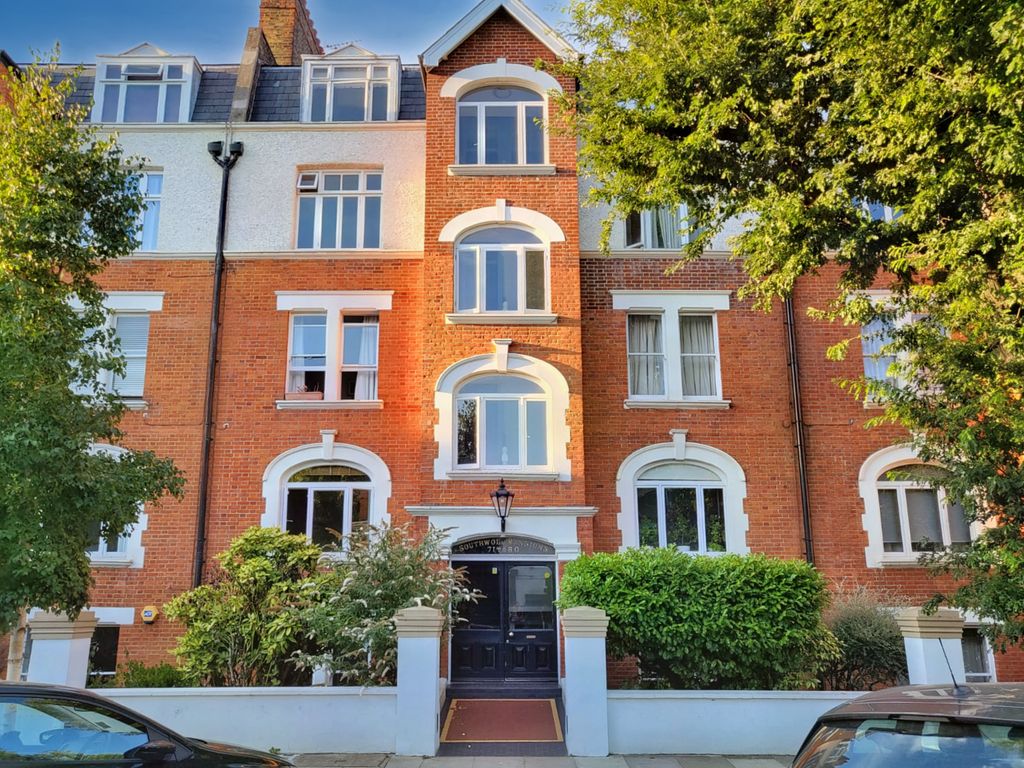 2 bed flat to rent in Southwold Mansions, Widley Road, Maida Vale W9
