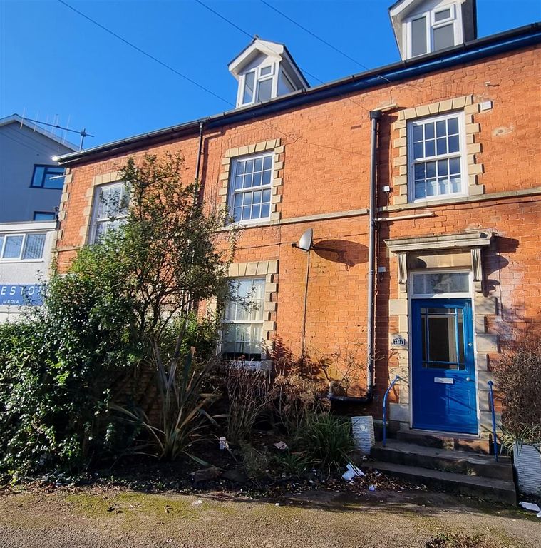 2 bed flat to rent in Worcester Road, Malvern WR14 Zoopla