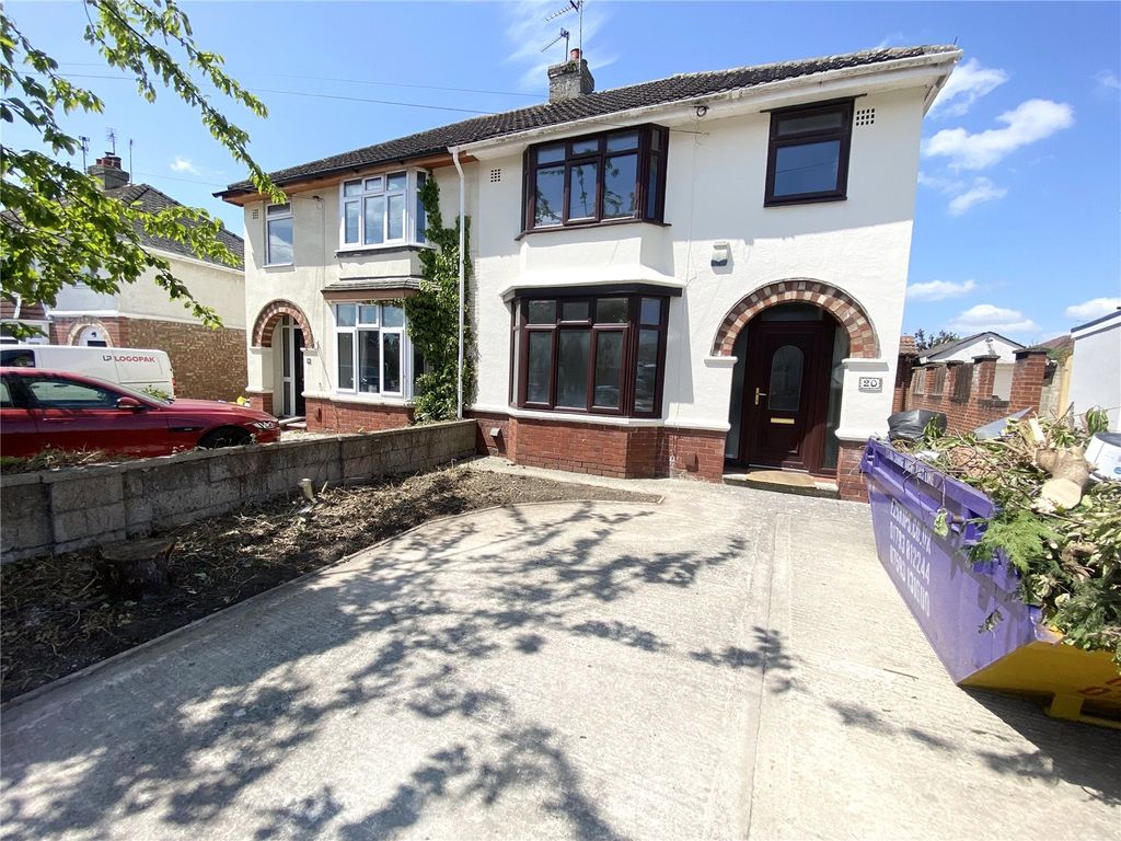 3 bed semidetached house to rent in Merton Avenue, Swindon, Wiltshire SN2 Zoopla