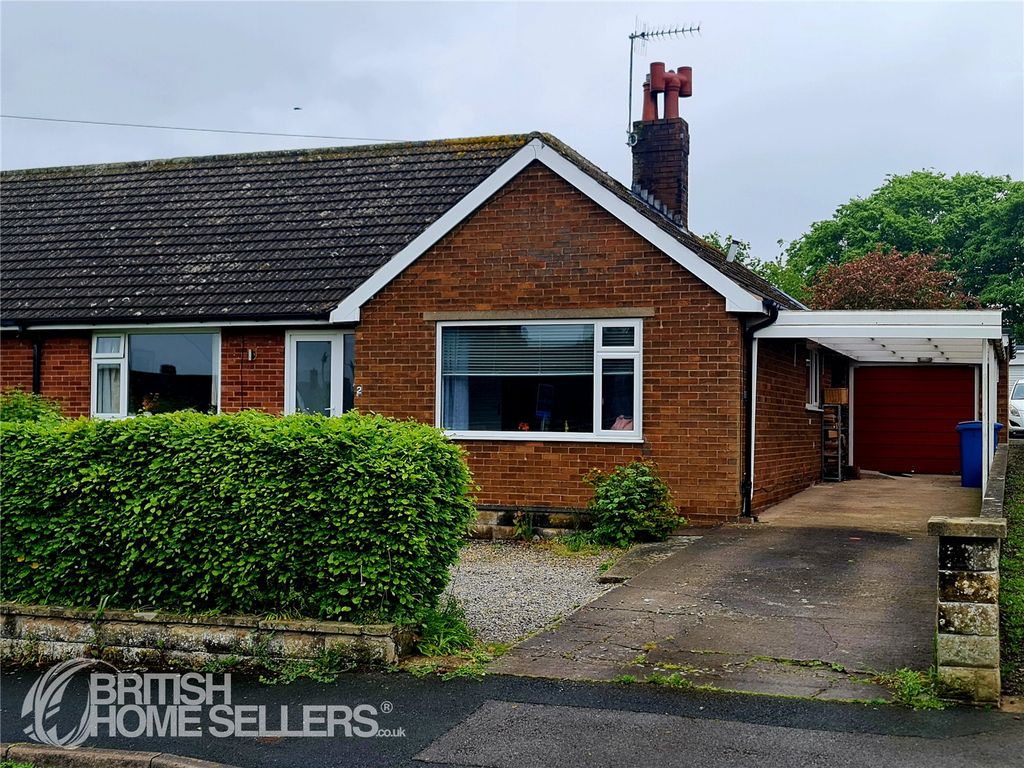 2 bed bungalow for sale in Hackness Gardens, Scarborough, North