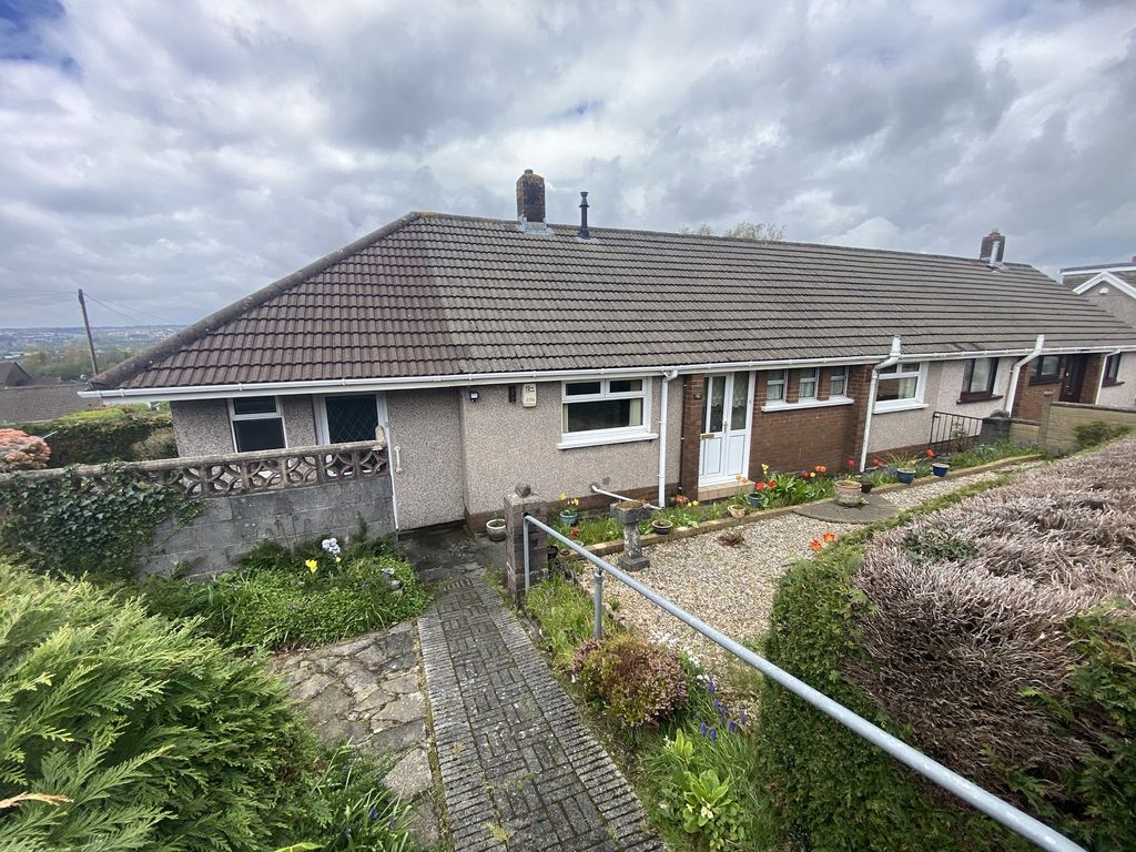 3 bed semidetached house for sale in Greenfield Crescent, Llansamlet