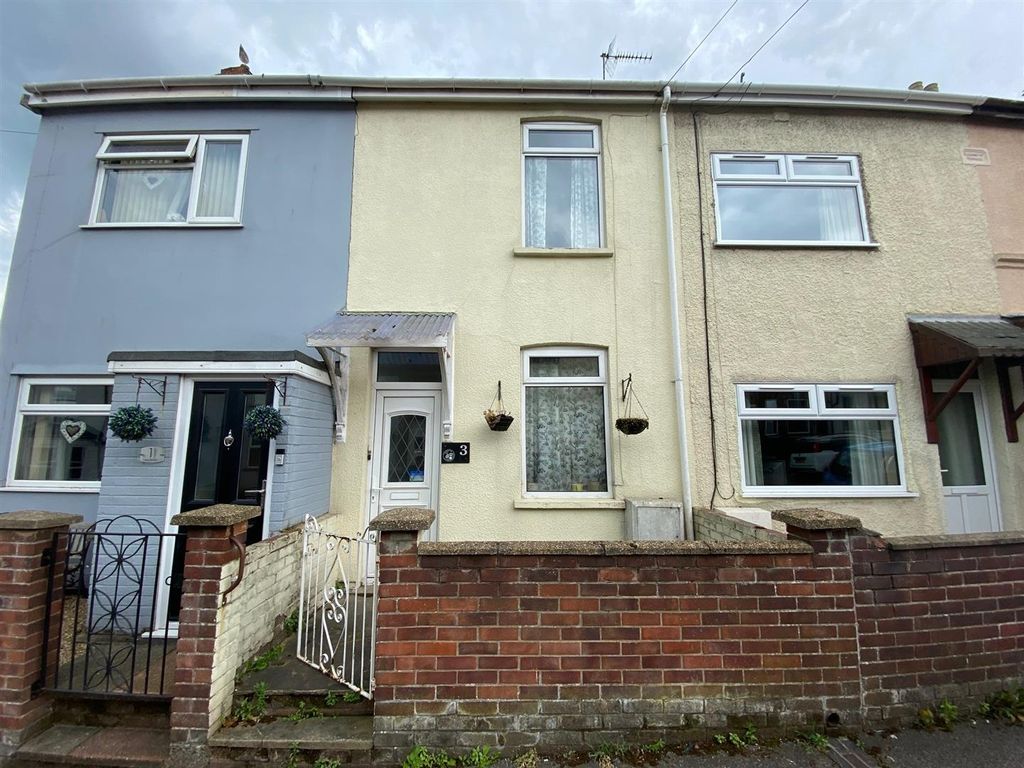 3 bed terraced house for sale in Kent Road, Lowestoft NR32 Zoopla