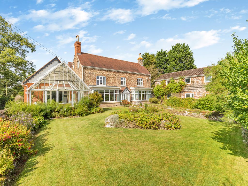 5 bed detached house for sale in Taynton, Gloucester, Gloucestershire