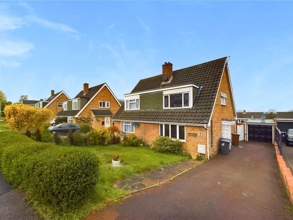 3 bed semidetached house for sale in Hunters Way, Royston, Hertfordshire SG8 Zoopla