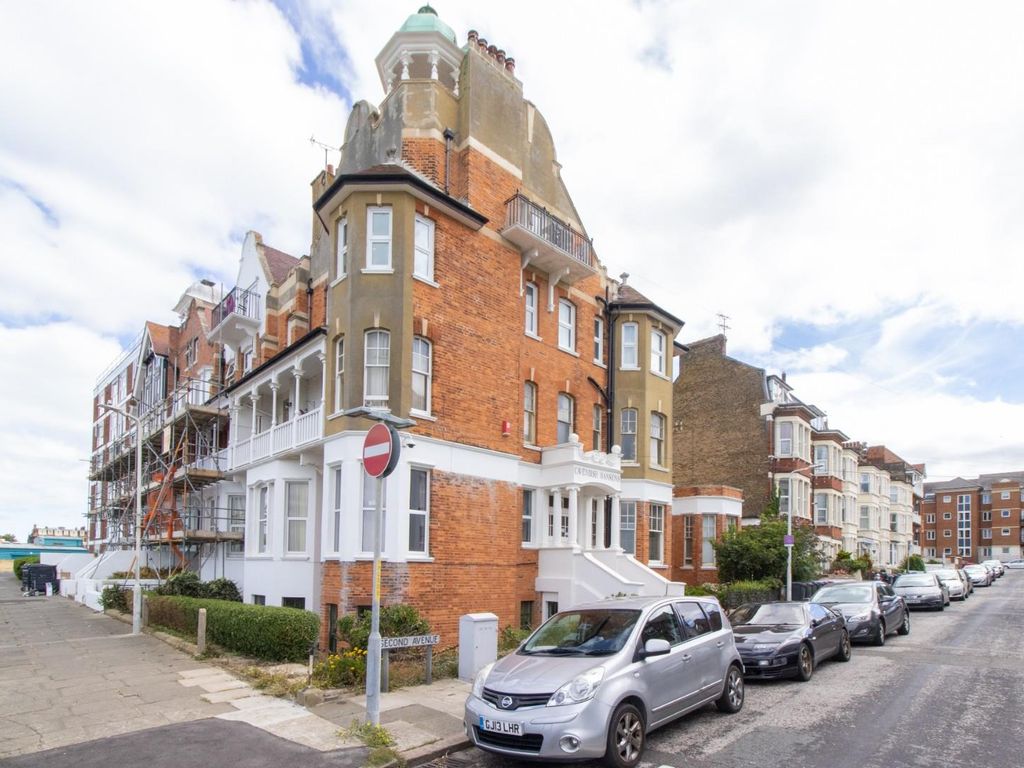 1 bed flat for sale in Lewis Crescent, Cliftonville, Margate CT9 Zoopla