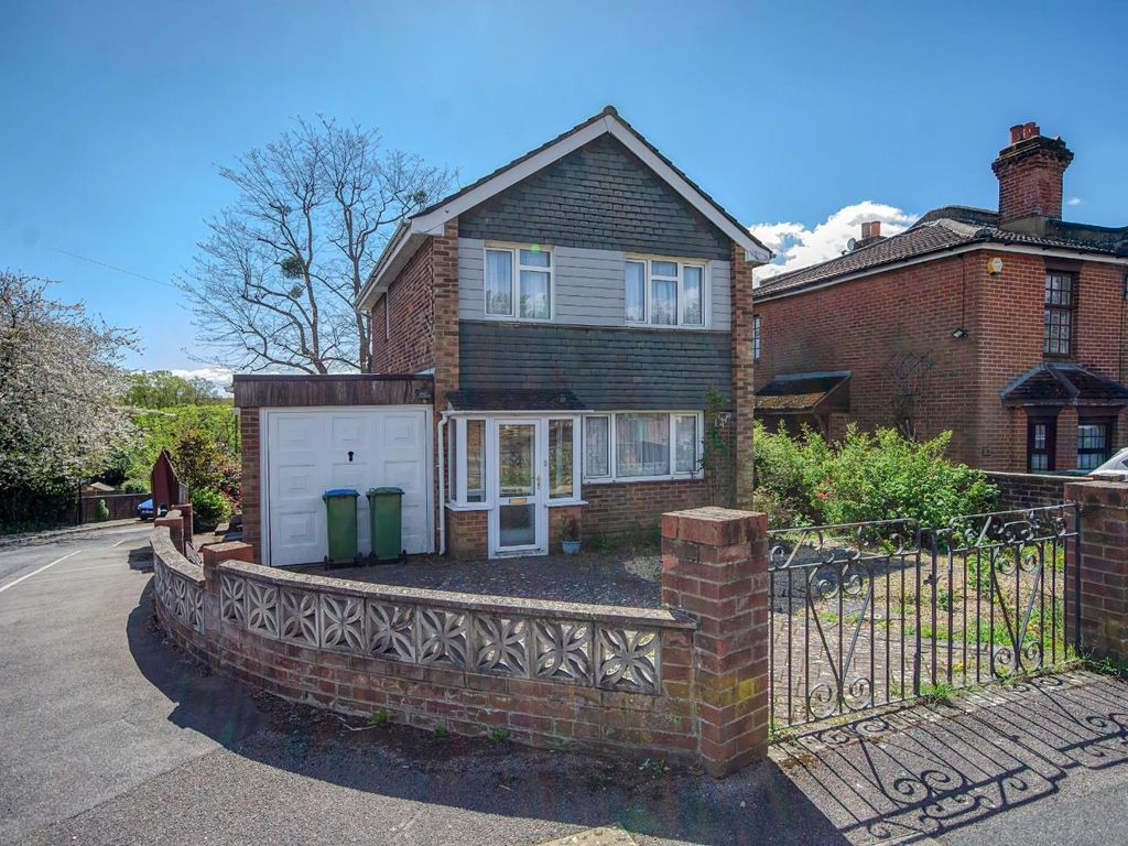 3 bed detached house for sale in Lime Avenue, Sholing, Southampton SO19