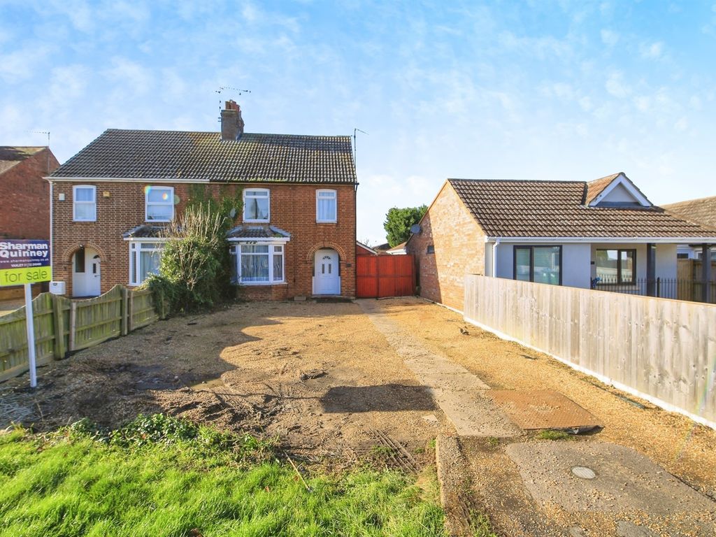 3 bed semidetached house for sale in Peterborough Road, Farcet
