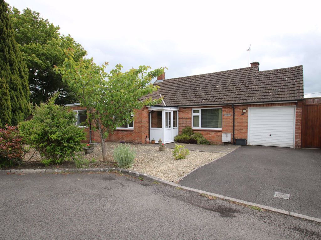 3 bed detached bungalow to rent in Plants Green, Warminster, Wiltshire