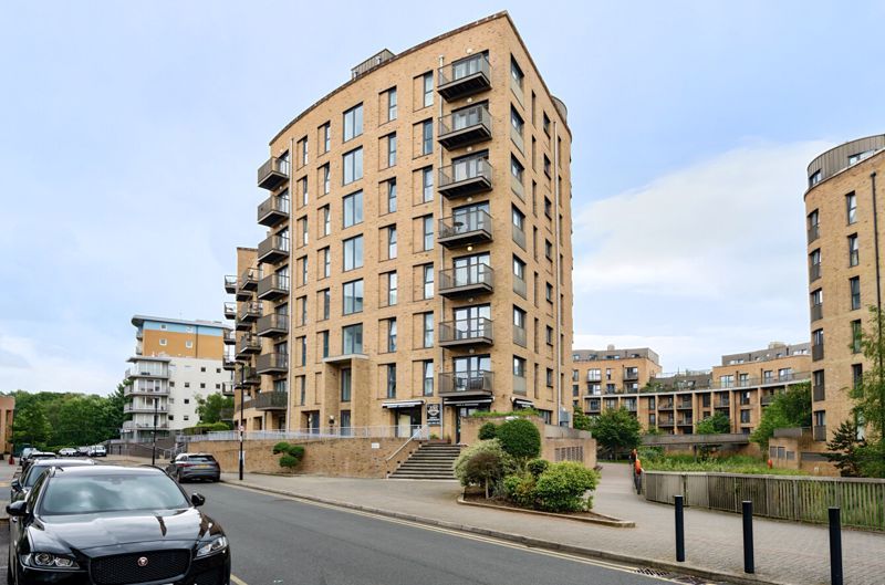 2 bed flat for sale in Whitestone Way, Croydon CR0, £300,000 Zoopla