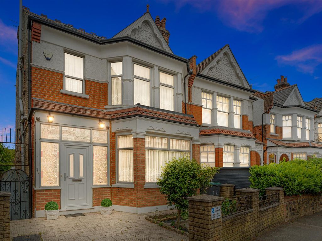 6 bed property for sale in Dukes Avenue, London N10 Zoopla