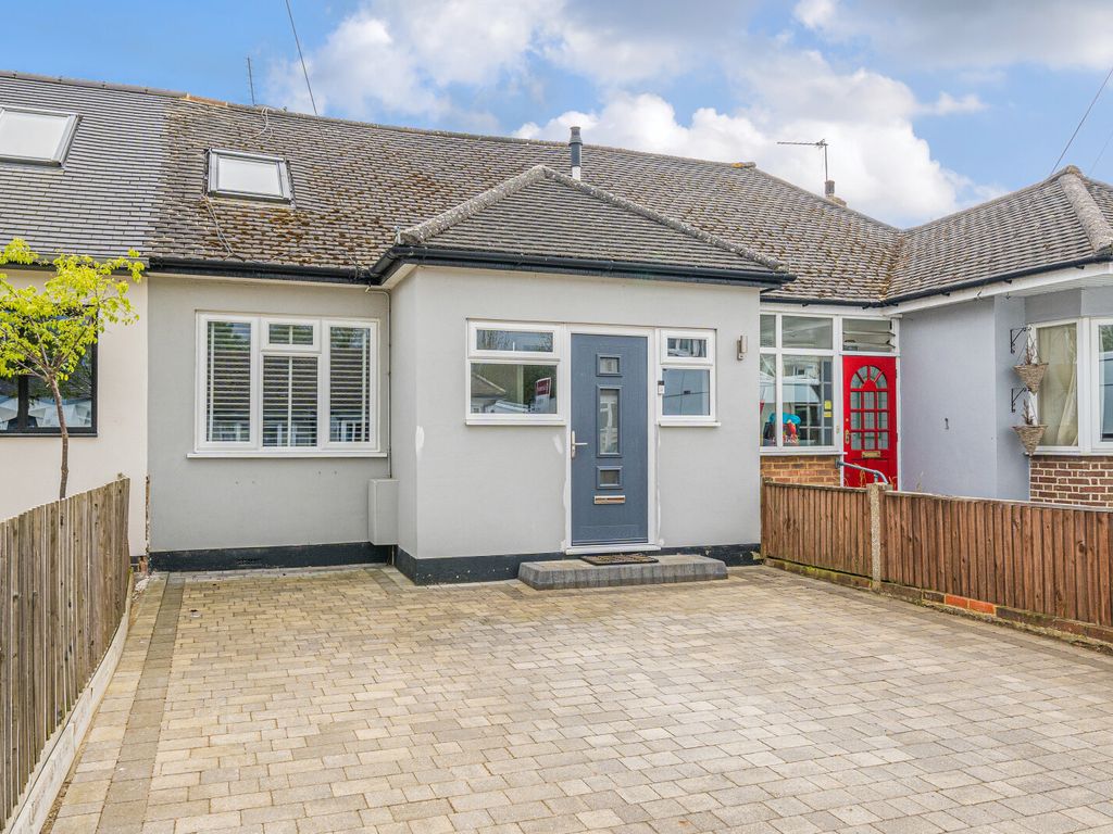 3 bed bungalow for sale in Gaston Way, Shepperton TW17, £550,000 Zoopla