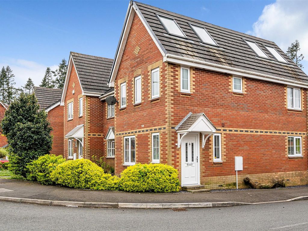4 bed end terrace house for sale in Llyn Tircoed, Tircoed Fforest