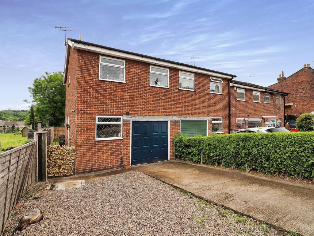 3 bed semidetached house for sale in South Parade, Ossett WF5, £