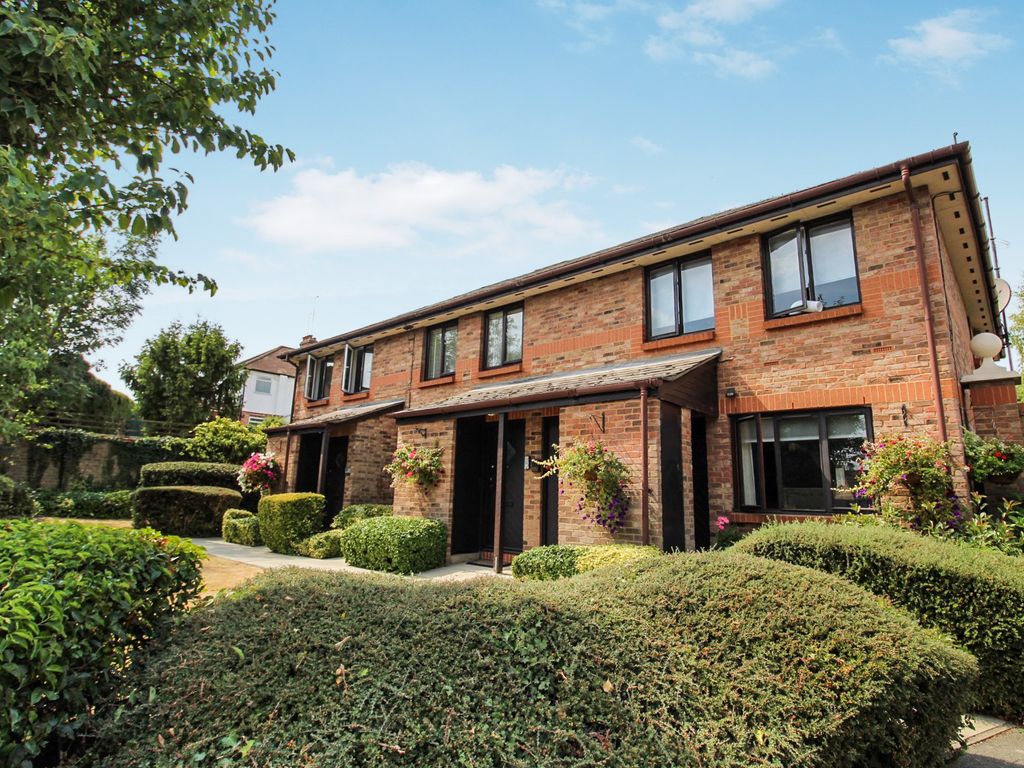 1 bed flat for sale in Maple Gate, Loughton IG10 Zoopla