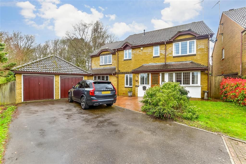 5 bed detached house for sale in Greenwell Close, Godstone, Surrey RH9