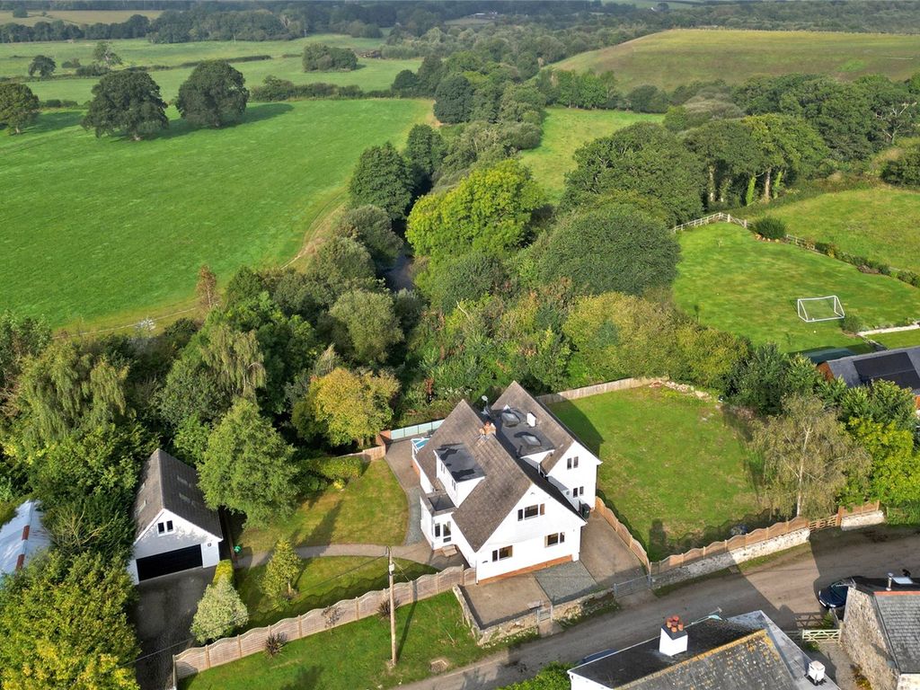 5 bed detached house for sale in Preston, Newton Abbot, Devon TQ12, £