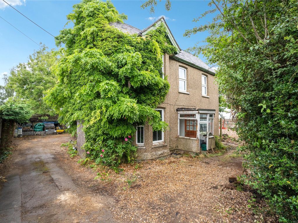 3 bed detached house for sale in Main Road, Naphill, High Buckinghamshire HP14 Zoopla