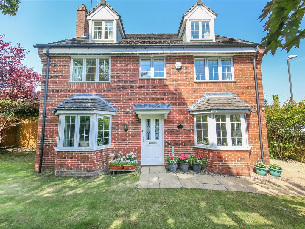 Old Pheasant Court, Brookside, Chesterfield S40  